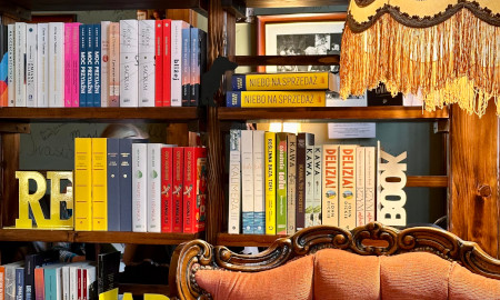 Przyjemna lektura w promnieniach letniego słońca